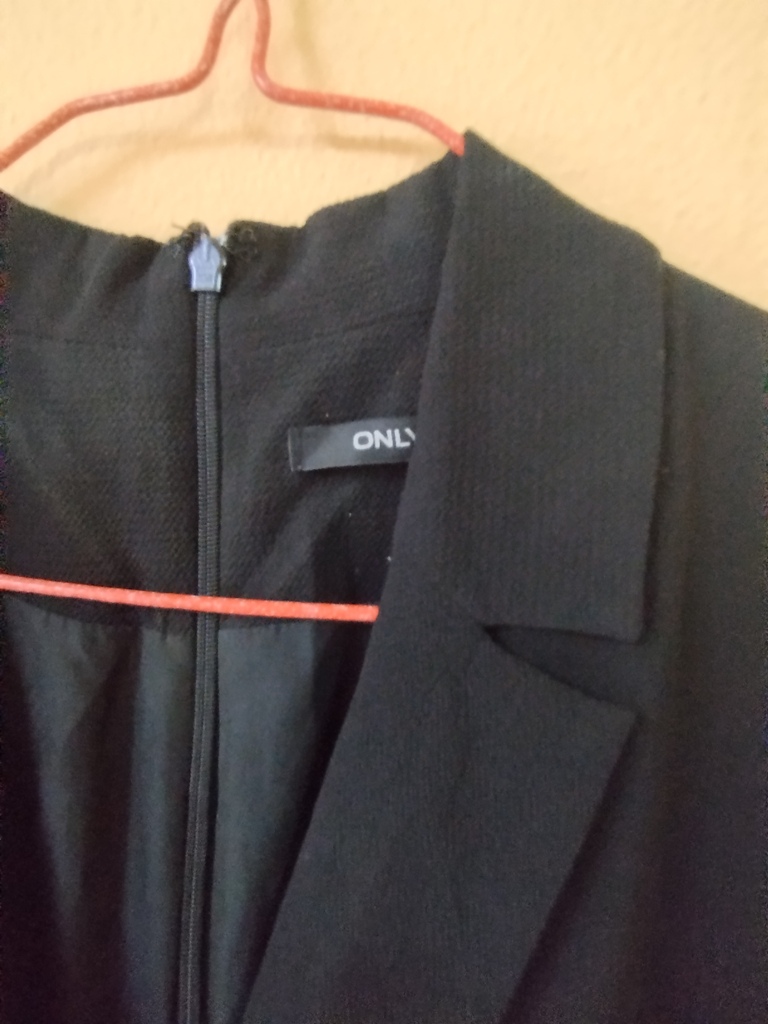 COMBINAISON  FEMME DE  COULEUR NOIRE