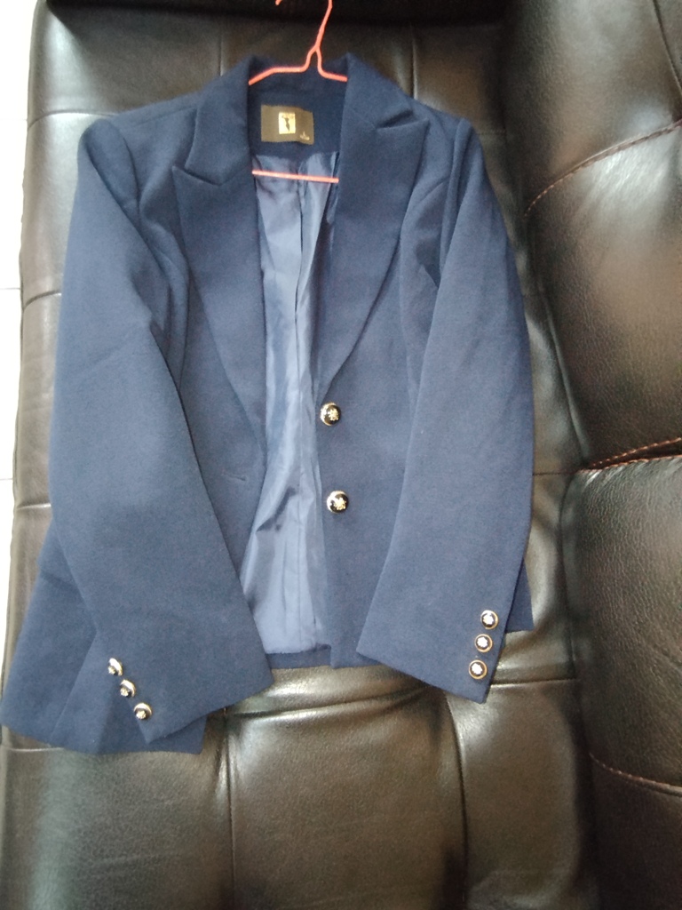 VESTE  DE FEMME BLEUE BOUTONS DORES